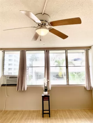 Photo #6: 202607564 Listing 