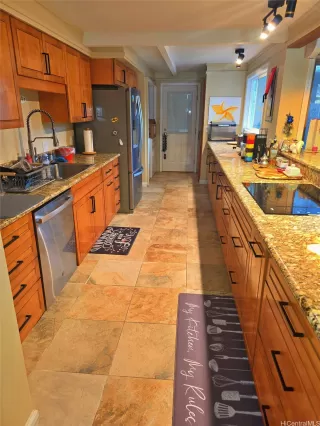 Photo #6: 202607572 Listing 