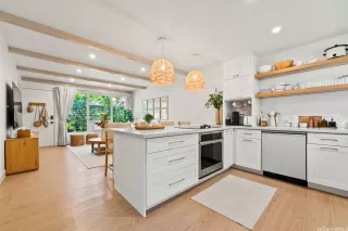 Photo #5: 202607588 Listing 