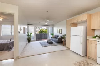 Photo #4: 202607608 Listing 