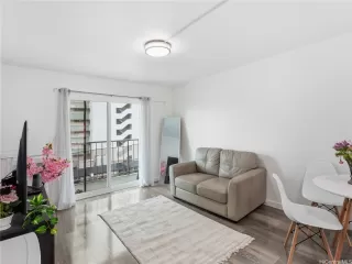 Photo #4: 202607632 Listing 