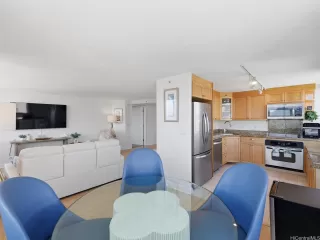 Photo #5: 202607740 Listing 