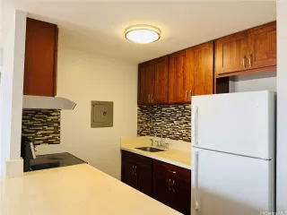 Photo #5: 202607823 Listing 