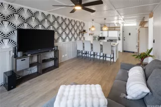 Photo #5: 202607870 Listing 