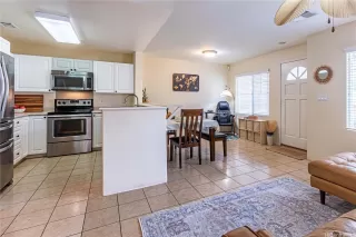 Photo #4: 202607899 Listing 