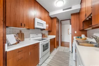 Photo #6: 202607906 Listing 