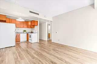 Photo #5: 202607923 Listing 