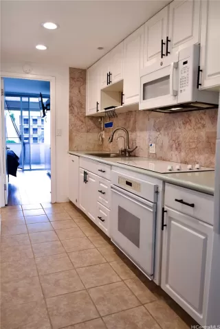 Photo #5: 202607998 Listing 