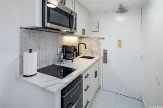 Photo #6: 202608067 Listing 