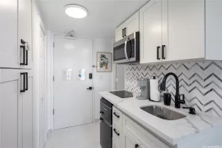 Photo #4: 202608087 Listing 