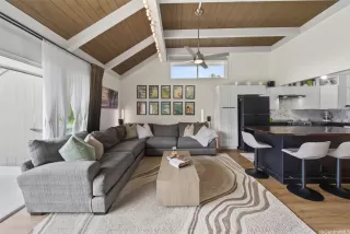 Photo #2: 202608159 Listing 