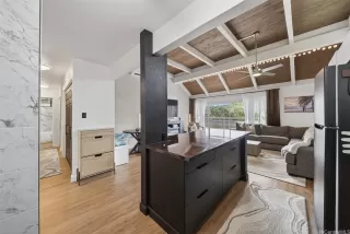 Photo #6: 202608159 Listing 