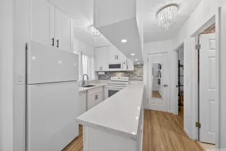 Photo #4: 202608179 Listing 