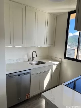 Photo #5: 202608186 Listing 