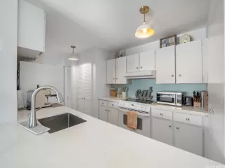 Photo #5: 202608434 Listing 