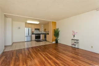 Photo #5: 202608498 Listing 