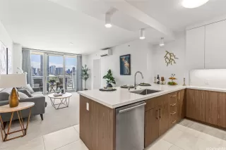 Photo #6: 202608516 Listing 