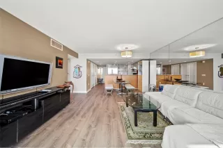 Photo #5: 202608527 Listing 