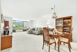 Photo #2: 202608598 Listing 