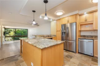 Photo #5: 202608600 Listing 
