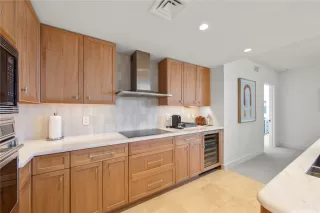 Photo #6: 202608632 Listing 