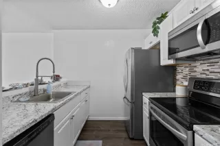 Photo #2: 202608704 Listing 