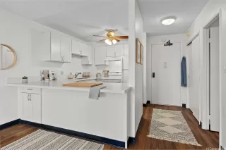 Photo #2: 202608858 Listing 