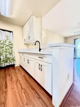 Photo #5: 202608891 Listing 