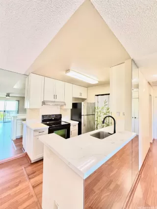 Photo #6: 202608891 Listing 