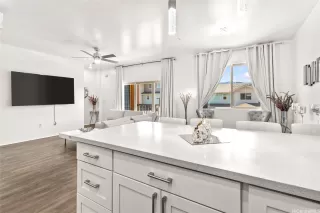 Photo #6: 202608907 Listing 