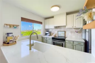 Photo #6: 202608930 Listing 