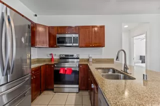 Photo #6: 202608939 Listing 