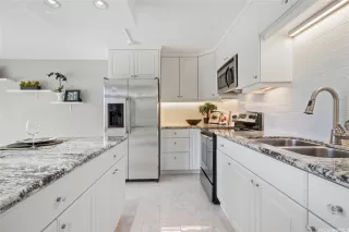Photo #2: 202608948 Listing 