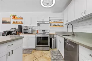 Photo #2: 202608978 Listing 