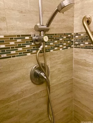 Photo #6: 202608999 Listing 