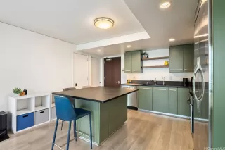 Photo #4: 202609005 Listing 