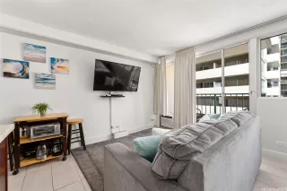 Photo #4: 202609019 Listing 