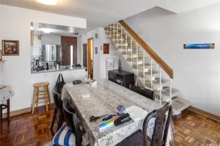 Photo #5: 202609047 Listing 