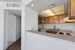 Photo #6: 202609070 Listing 