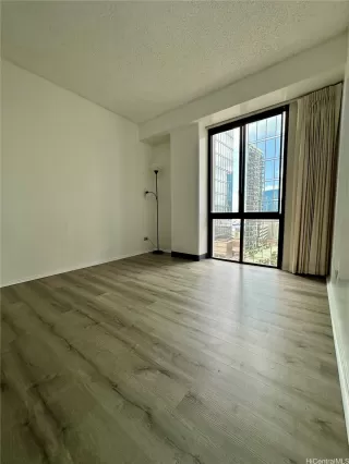 Photo #3: 202609077 Listing 