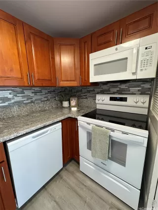 Photo #4: 202609077 Listing 