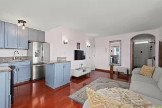 Photo #4: 202609136 Listing 