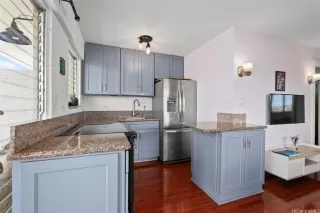 Photo #5: 202609136 Listing 