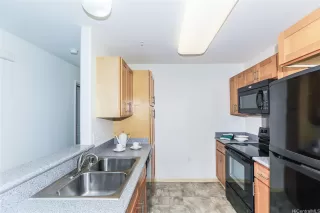Photo #6: 202609176 Listing 