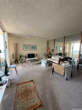 Photo #5: 202609221 Listing 