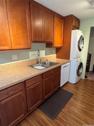 Photo #6: 202609232 Listing 