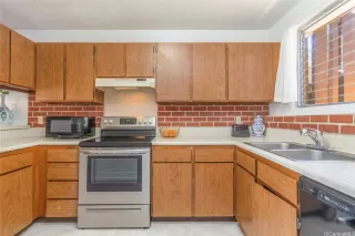 Photo #6: 202609256 Listing 