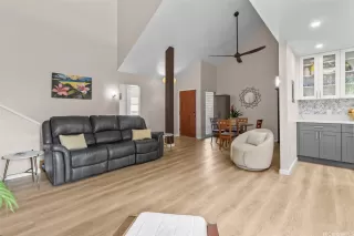 Photo #5: 202609303 Listing 