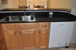 Photo #4: 202609375 Listing 
