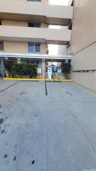 Photo #5: 202609427 Listing 
